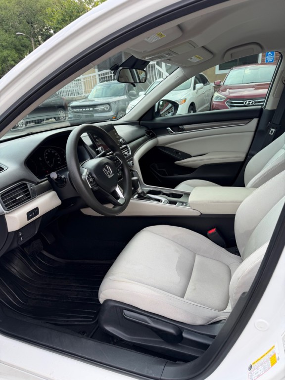 2018 Honda Accord Image 13