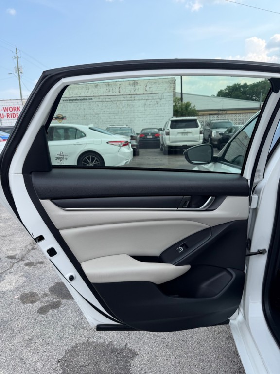 2018 Honda Accord Image 14