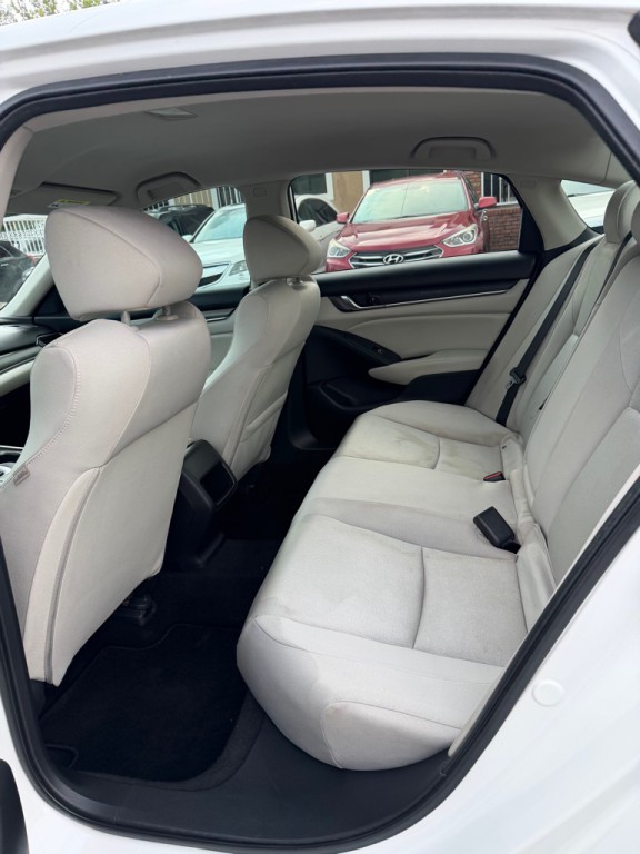 2018 Honda Accord Image 15