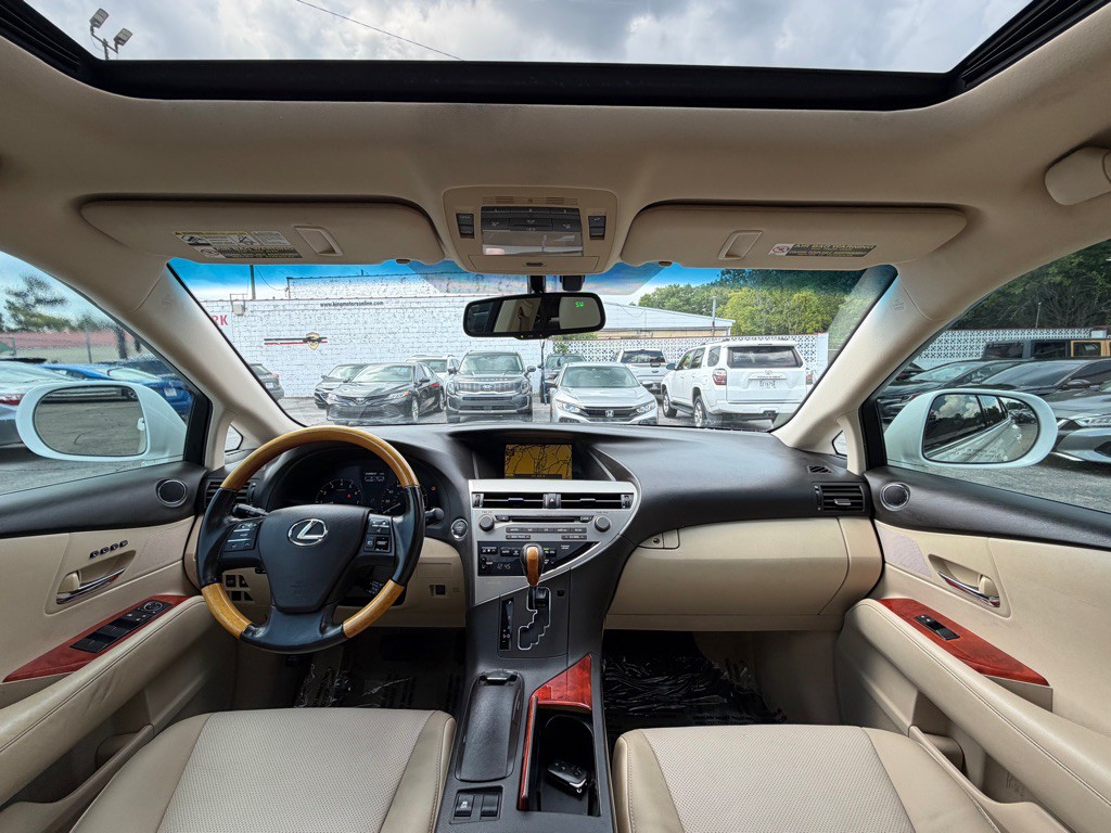 2010 Lexus RX Image 11