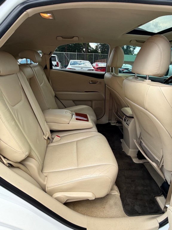 2010 Lexus RX Image 17