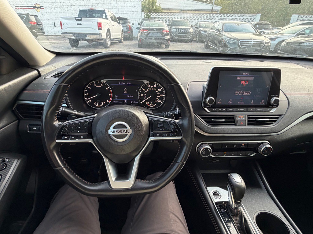 2020 Nissan Altima Image 10
