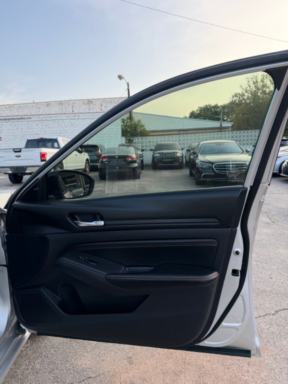 2020 Nissan Altima Image 19