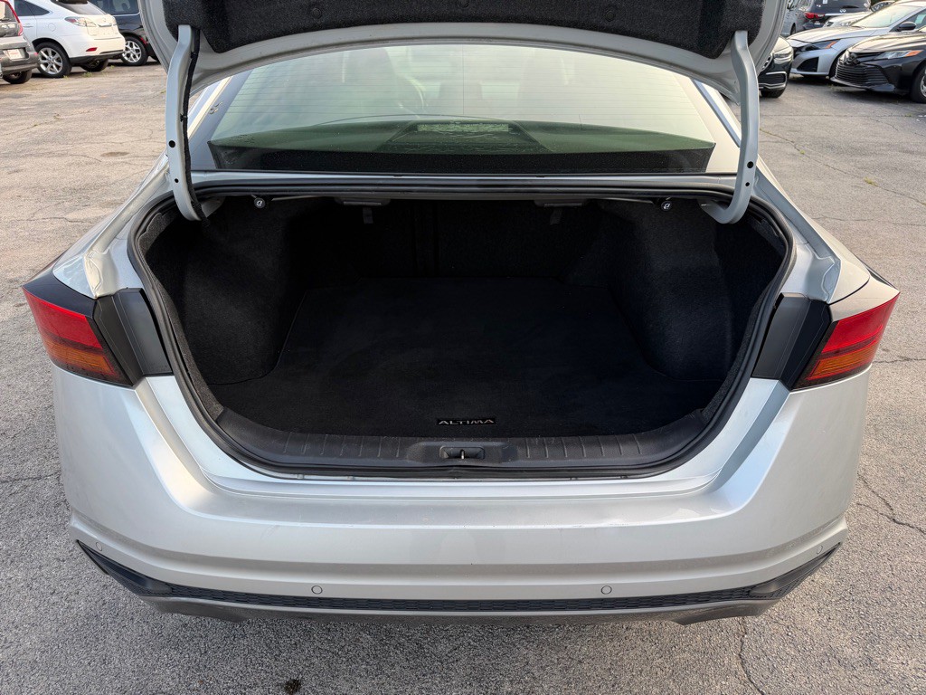 2020 Nissan Altima Image 21