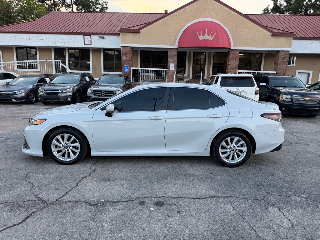 2023 Toyota Camry Image 2