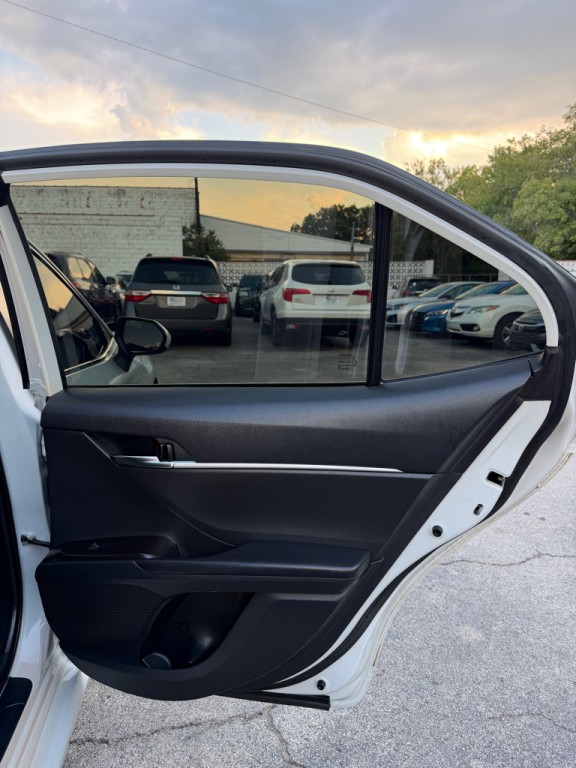 2023 Toyota Camry Image 17