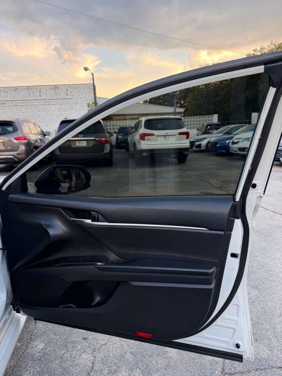 2023 Toyota Camry Image 19