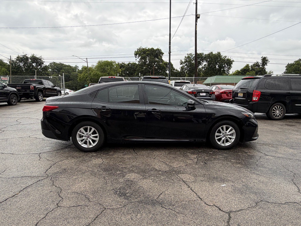 2025 Toyota Camry Image 6