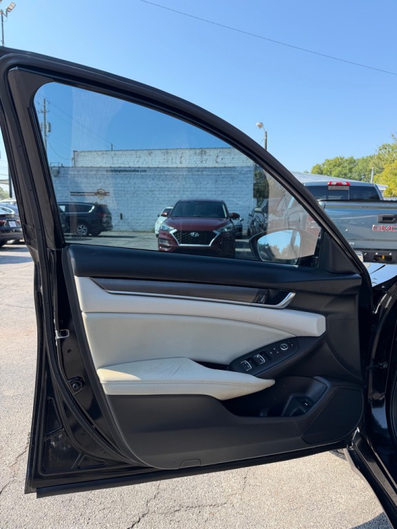 2018 Honda Accord Image 13