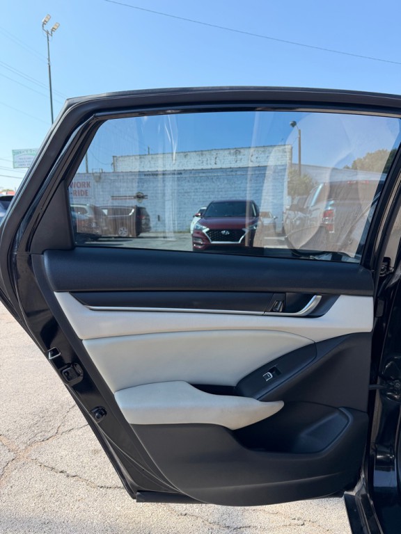 2018 Honda Accord Image 15