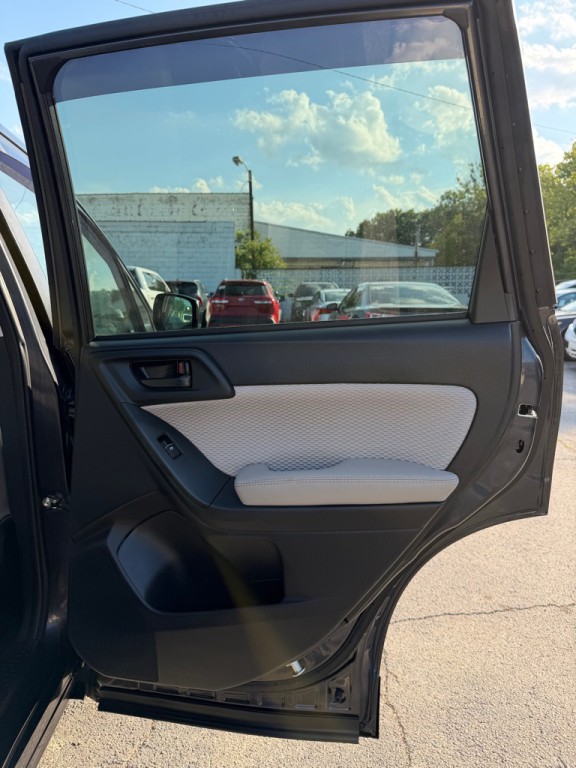 2018 Subaru Forester Image 18