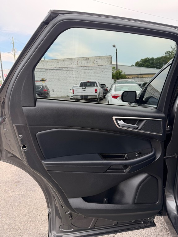 2018 Ford Edge Image 17