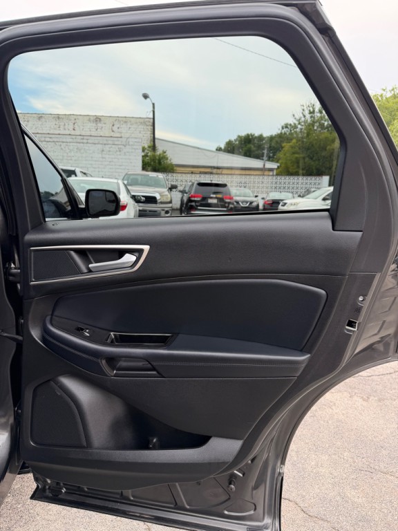 2018 Ford Edge Image 19