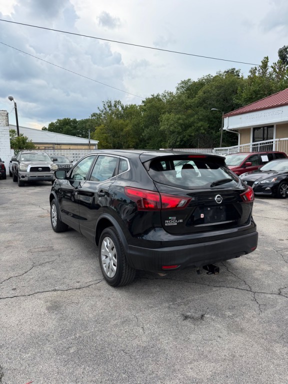 2018 Nissan Rogue Image 3