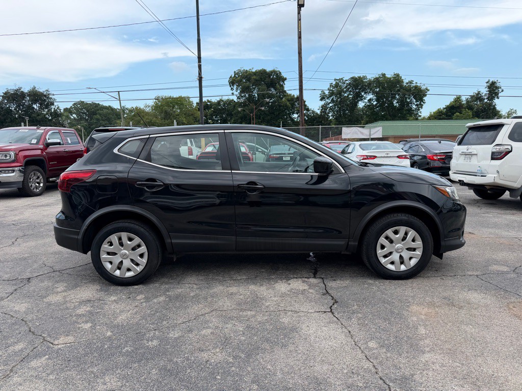 2018 Nissan Rogue Image 6