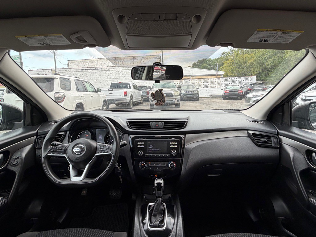 2018 Nissan Rogue Image 11
