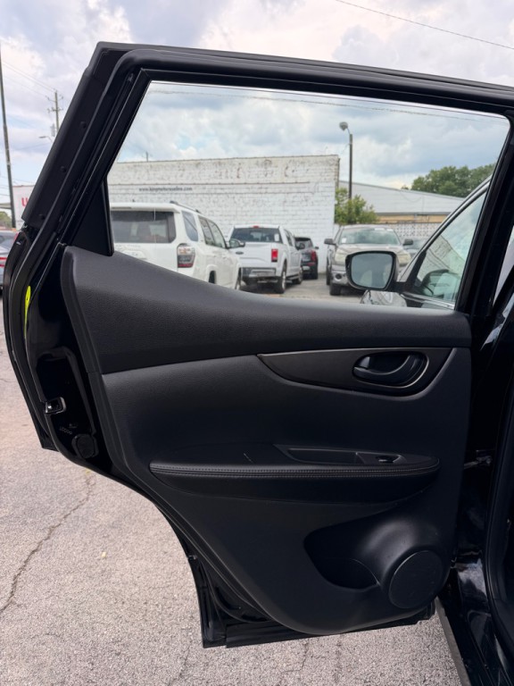 2018 Nissan Rogue Image 14