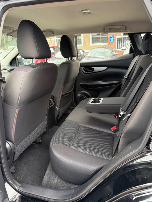 2018 Nissan Rogue Image 15