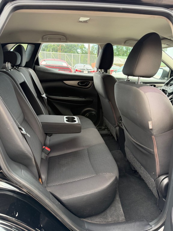 2018 Nissan Rogue Image 17