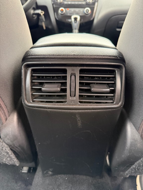 2018 Nissan Rogue Image 18