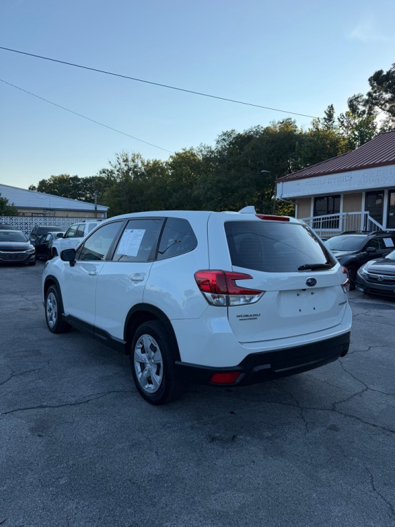 2023 Subaru Forester Image 3