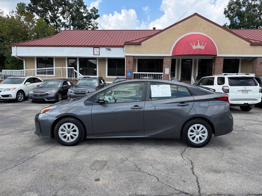 2019 Toyota Prius Image 2