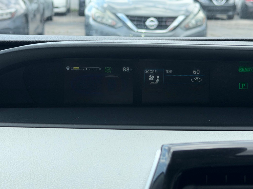 2019 Toyota Prius Image 9