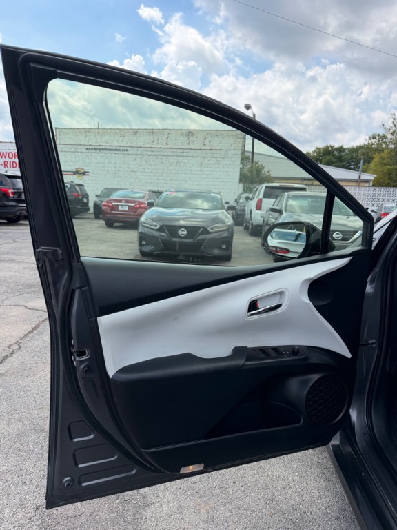 2019 Toyota Prius Image 12