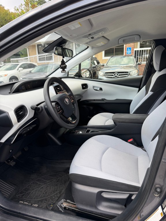 2019 Toyota Prius Image 13