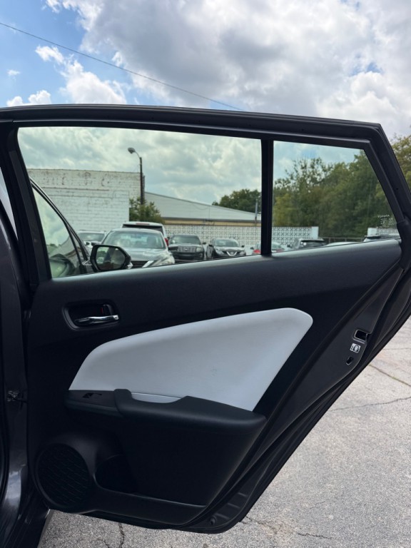 2019 Toyota Prius Image 17