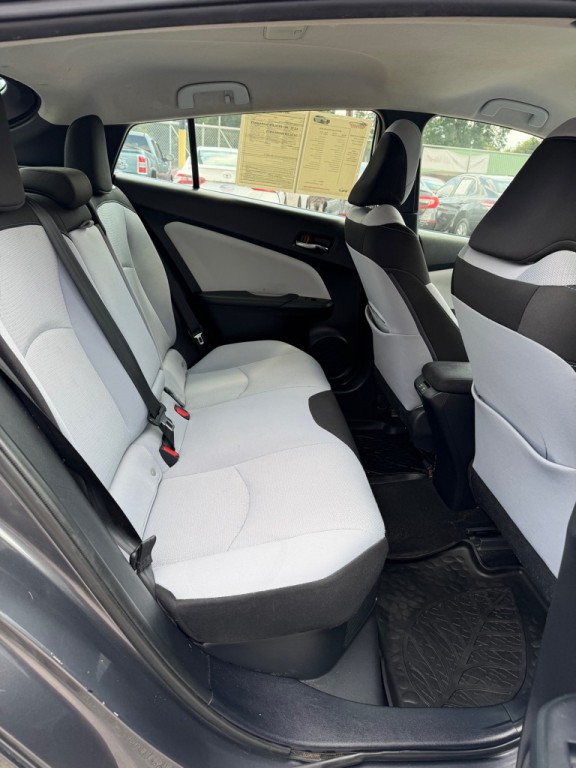 2019 Toyota Prius Image 18