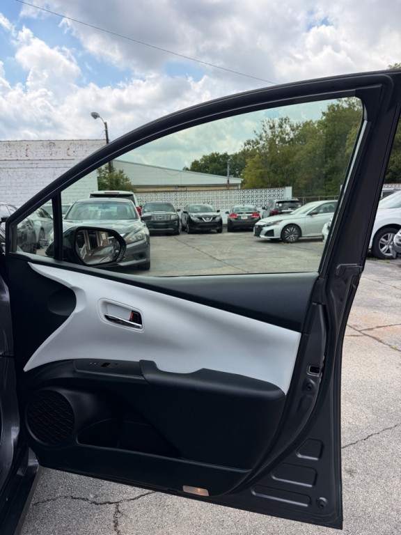 2019 Toyota Prius Image 19