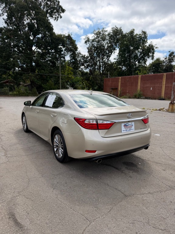 2015 Lexus ES Image 3