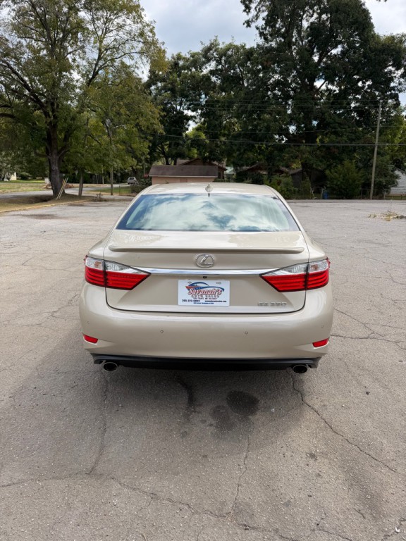 2015 Lexus ES Image 4