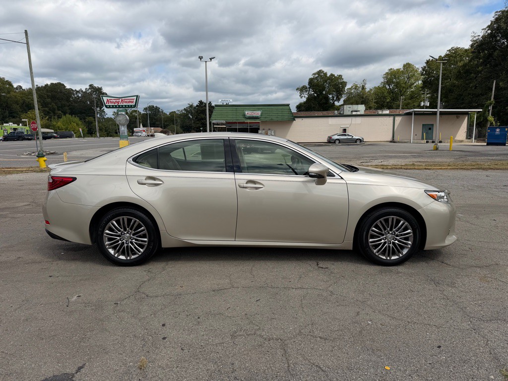 2015 Lexus ES Image 6