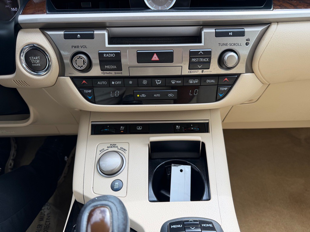 2015 Lexus ES Image 12
