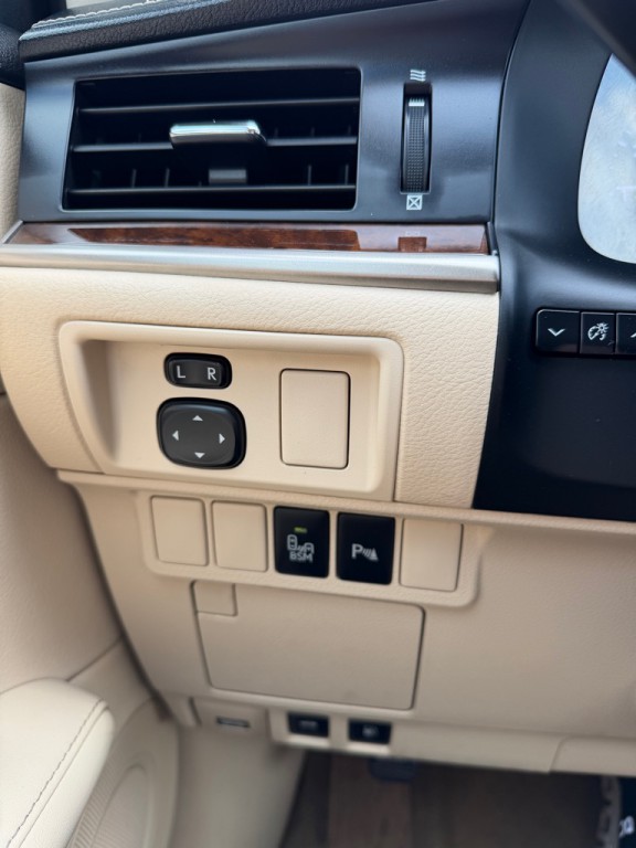 2015 Lexus ES Image 13