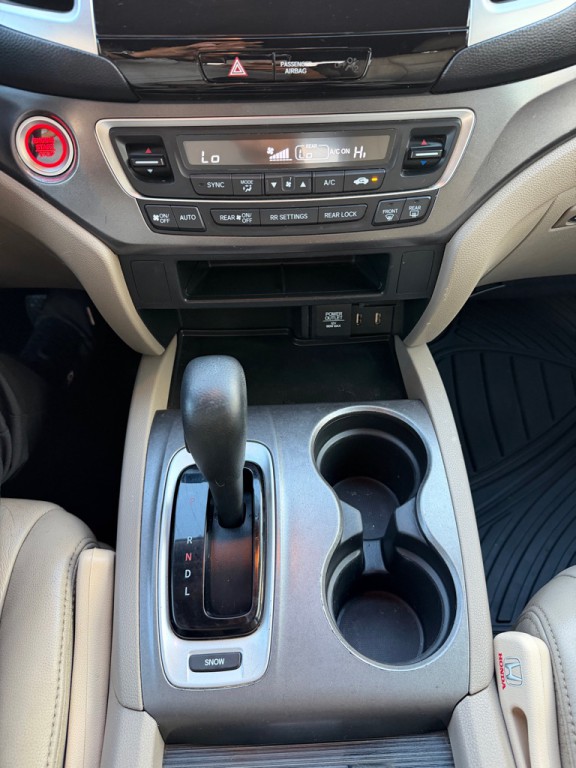 2017 Honda Pilot Image 12