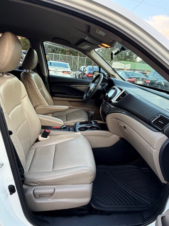 2017 Honda Pilot Image 22