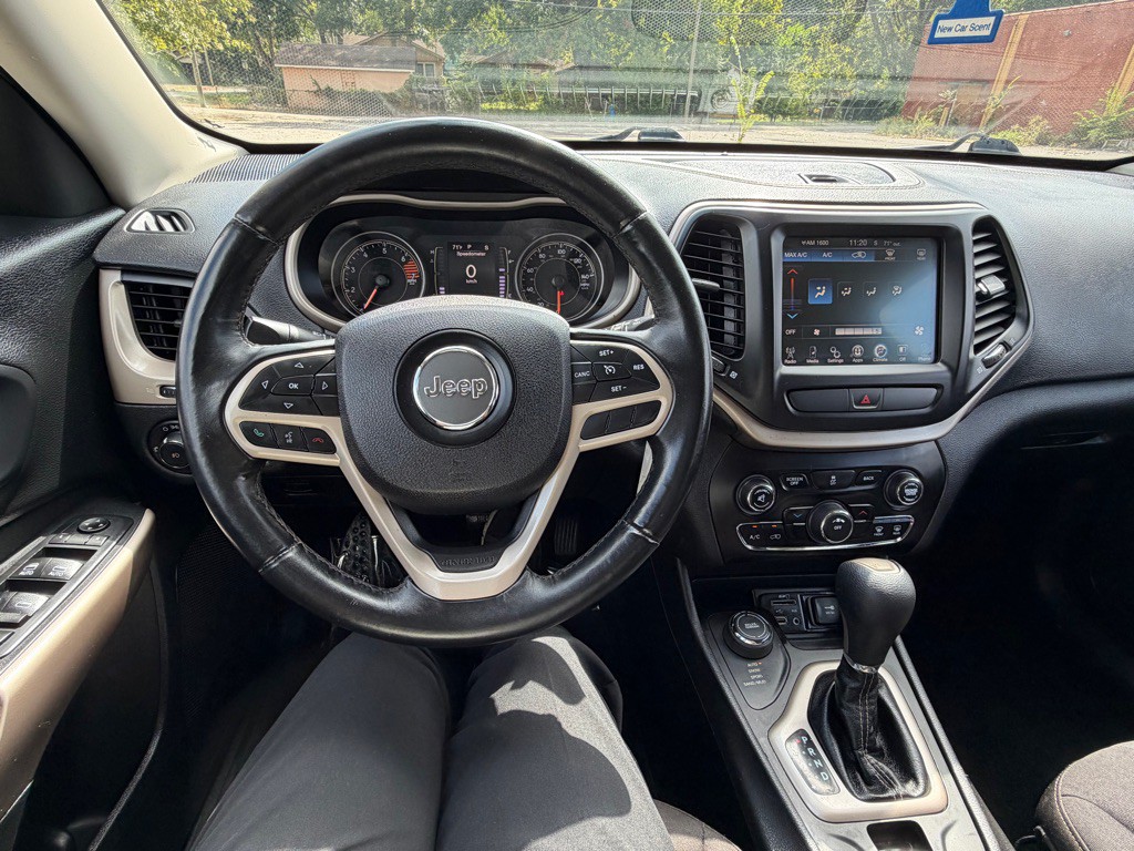 2017 Jeep Cherokee Image 10