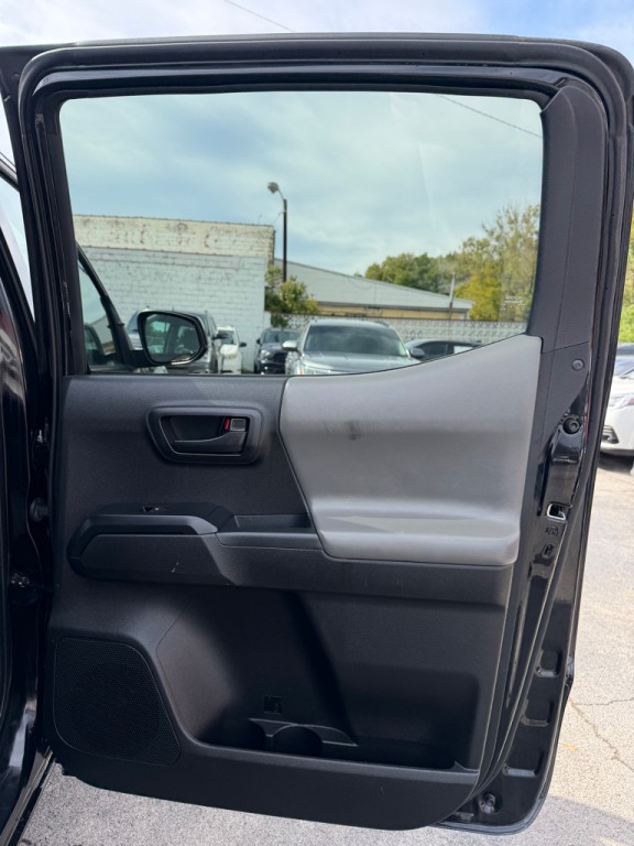2022 Toyota Tacoma Image 19