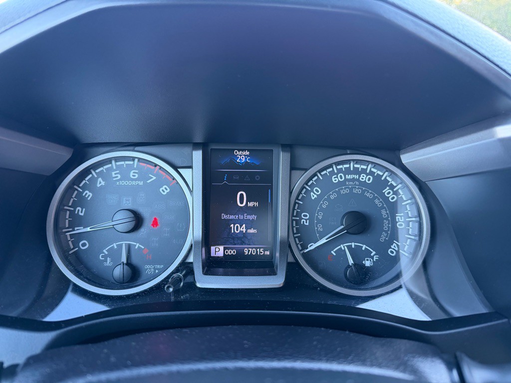 2016 Toyota Tacoma Image 9