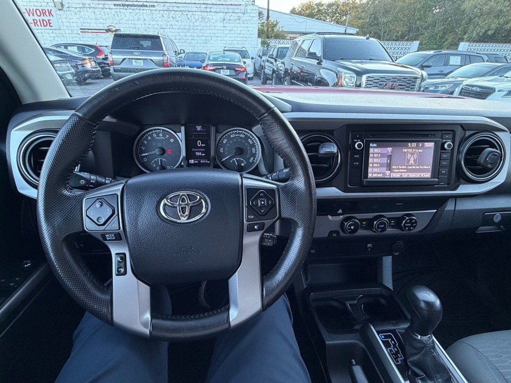 2016 Toyota Tacoma Image 10