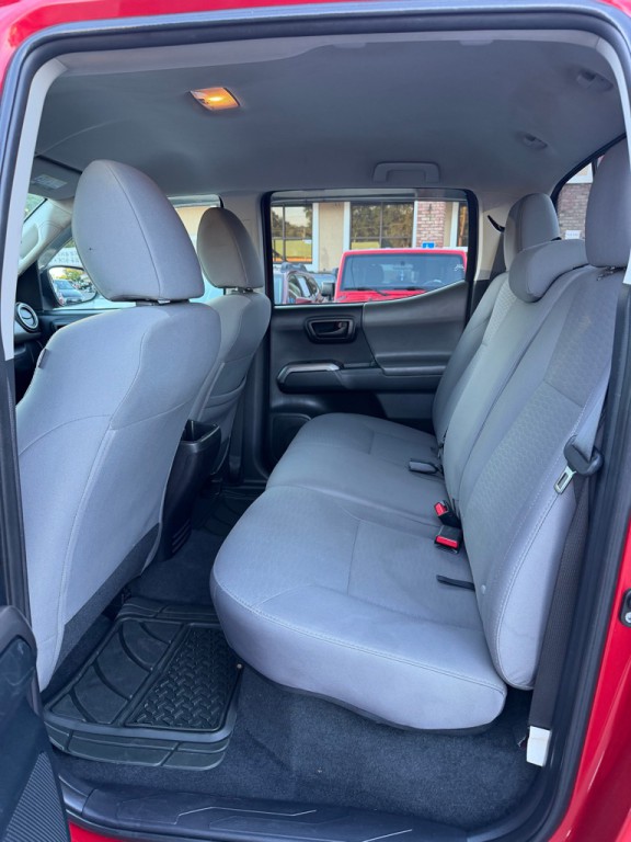 2016 Toyota Tacoma Image 16