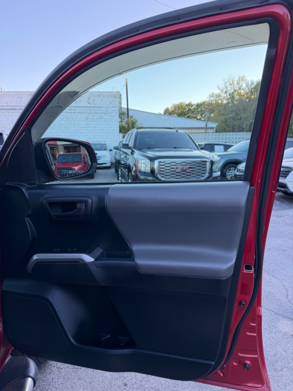 2016 Toyota Tacoma Image 19