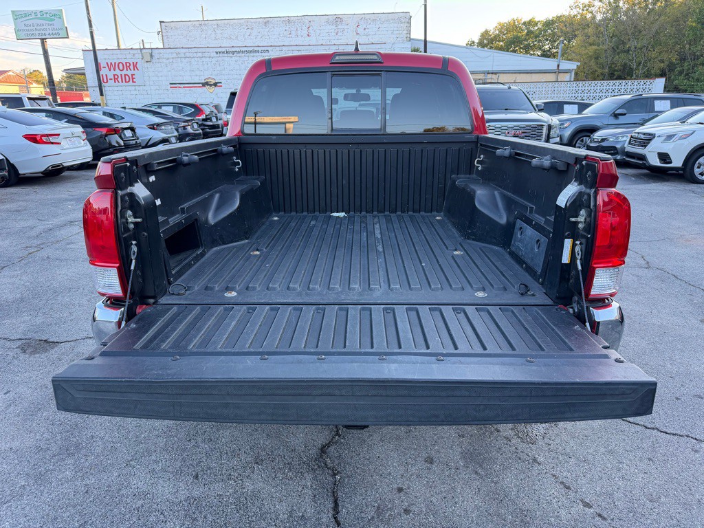 2016 Toyota Tacoma Image 21