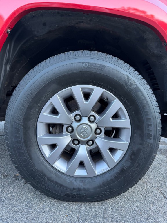 2016 Toyota Tacoma Image 23