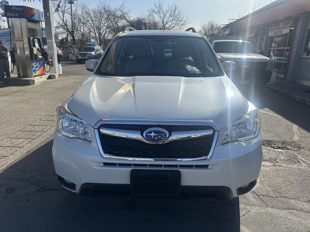 2015 Subaru Forester Image 1