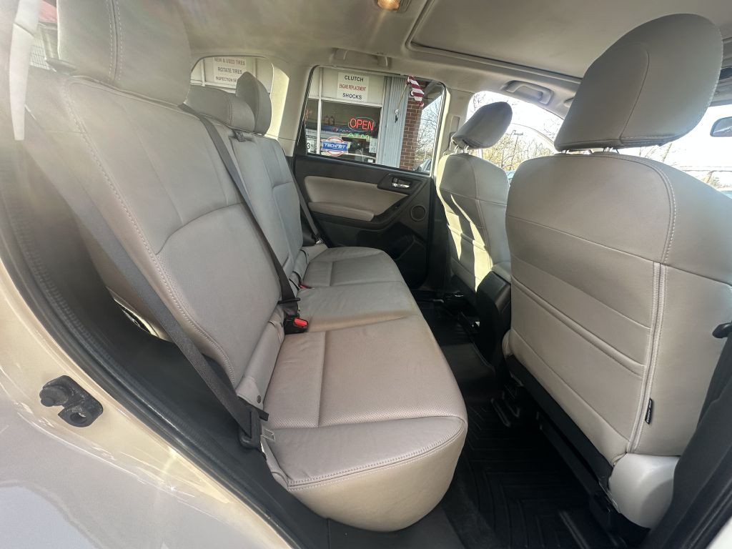 2015 Subaru Forester Image 7
