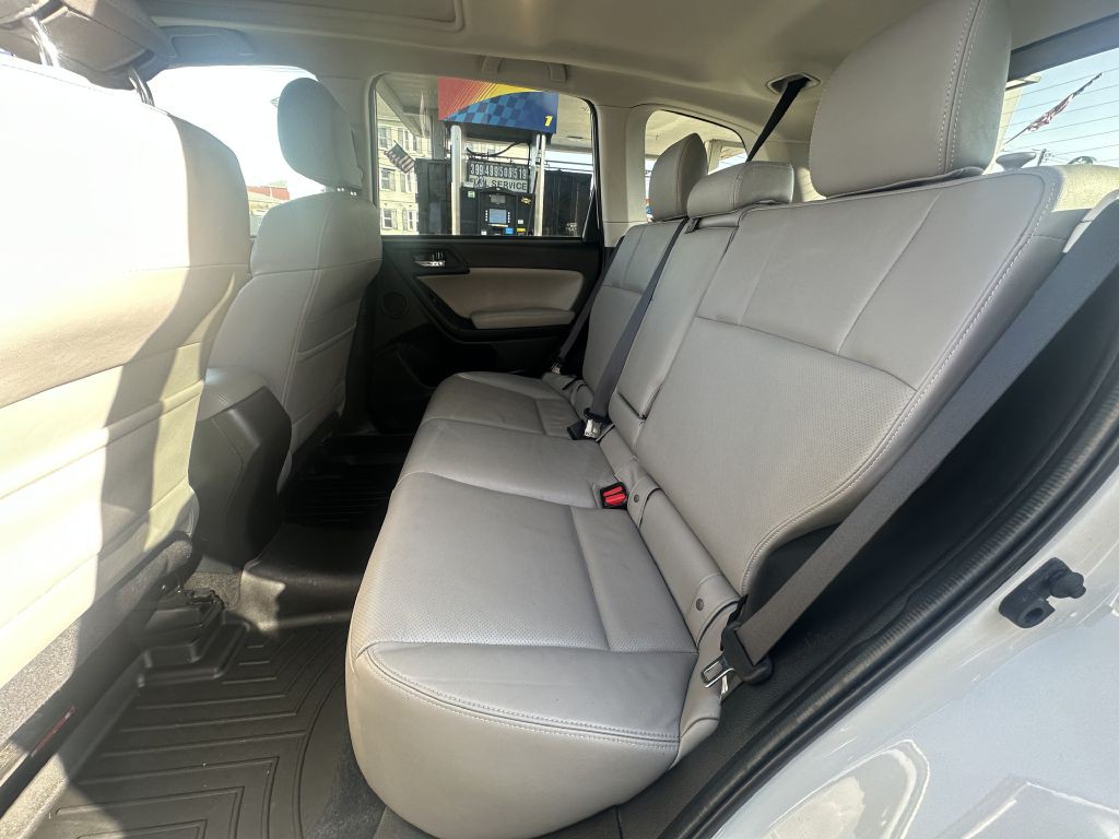 2015 Subaru Forester Image 8